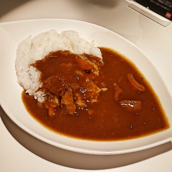 じっくり煮込んだ牛すじカレー